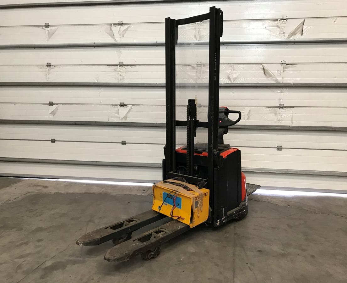 Stacker BT SWE120L · Elétrico — imagem 2