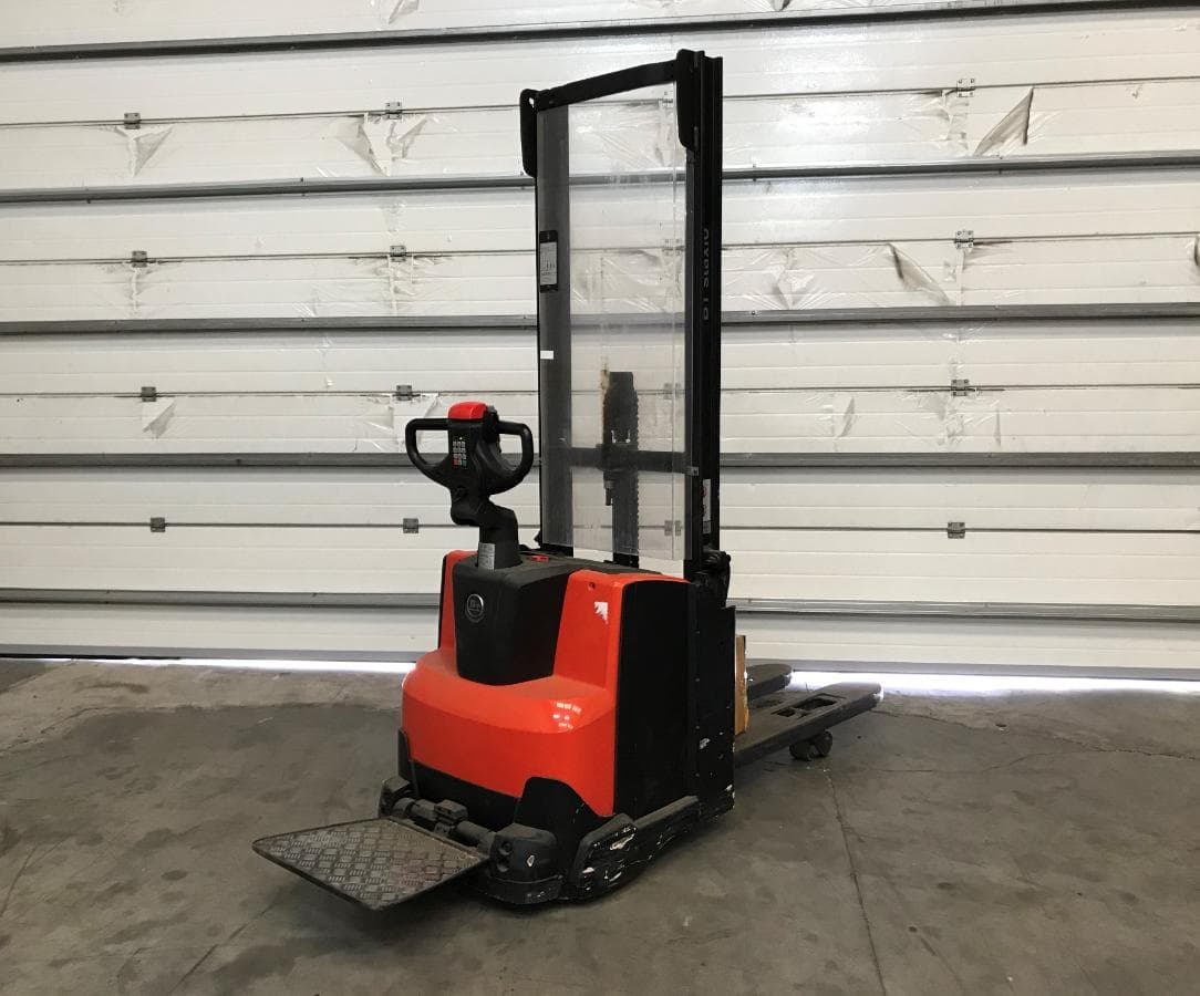 Stacker BT SWE120L · Elétrico — imagem 5