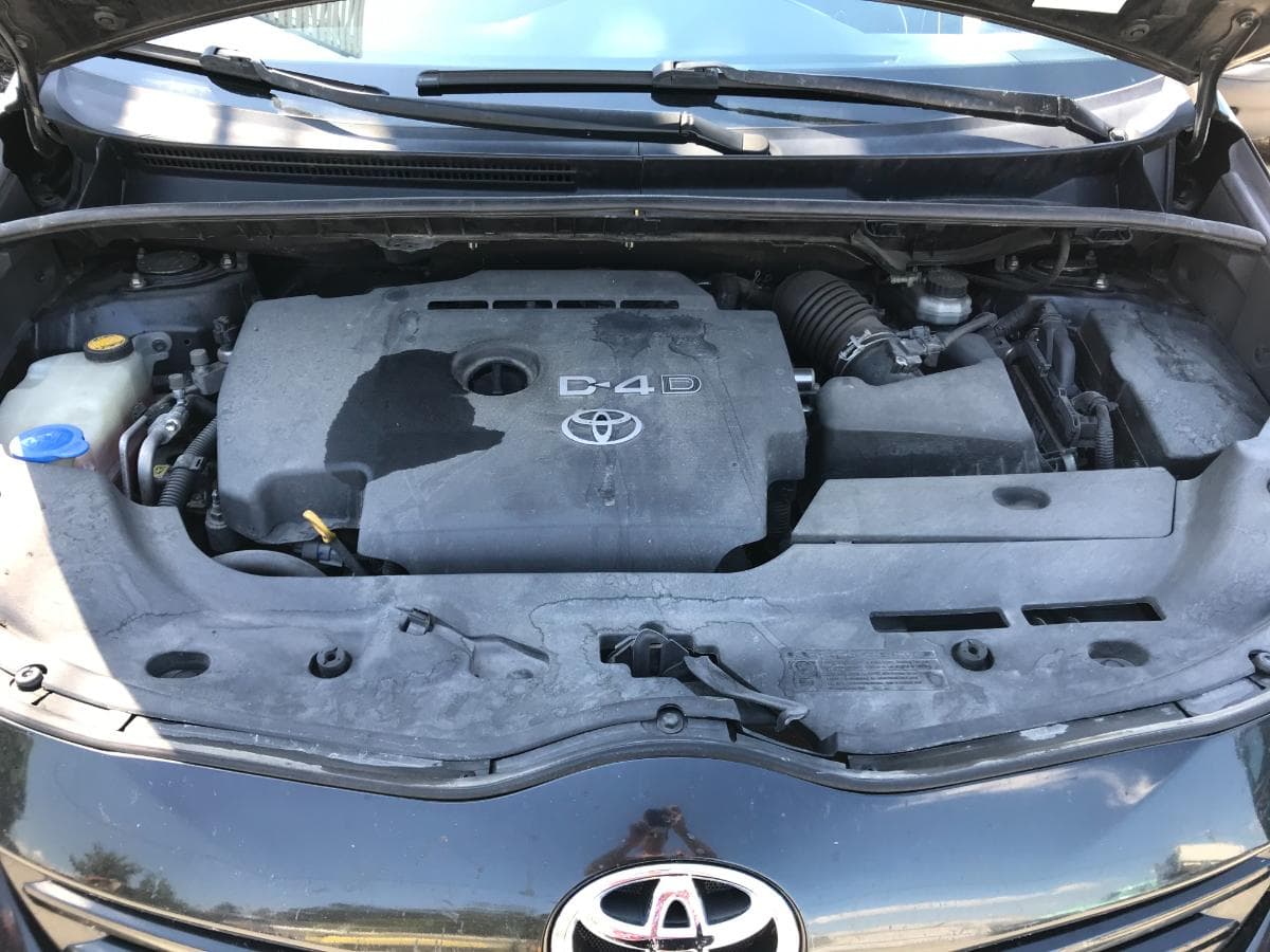Toyota Verso 2.0 D-4D · Ano 2009 — imagem 9