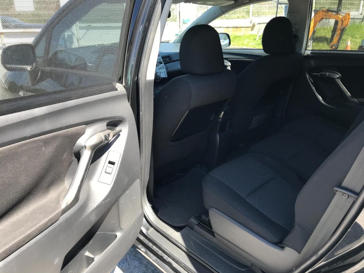 Toyota Verso 2.0 D-4D · Ano 2009 — imagem 16
