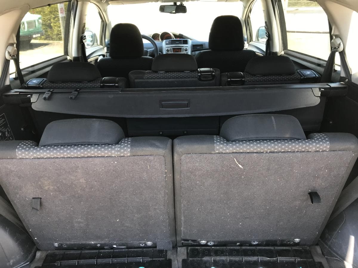 Toyota Verso 2.0 D-4D · Ano 2009 — imagem 17