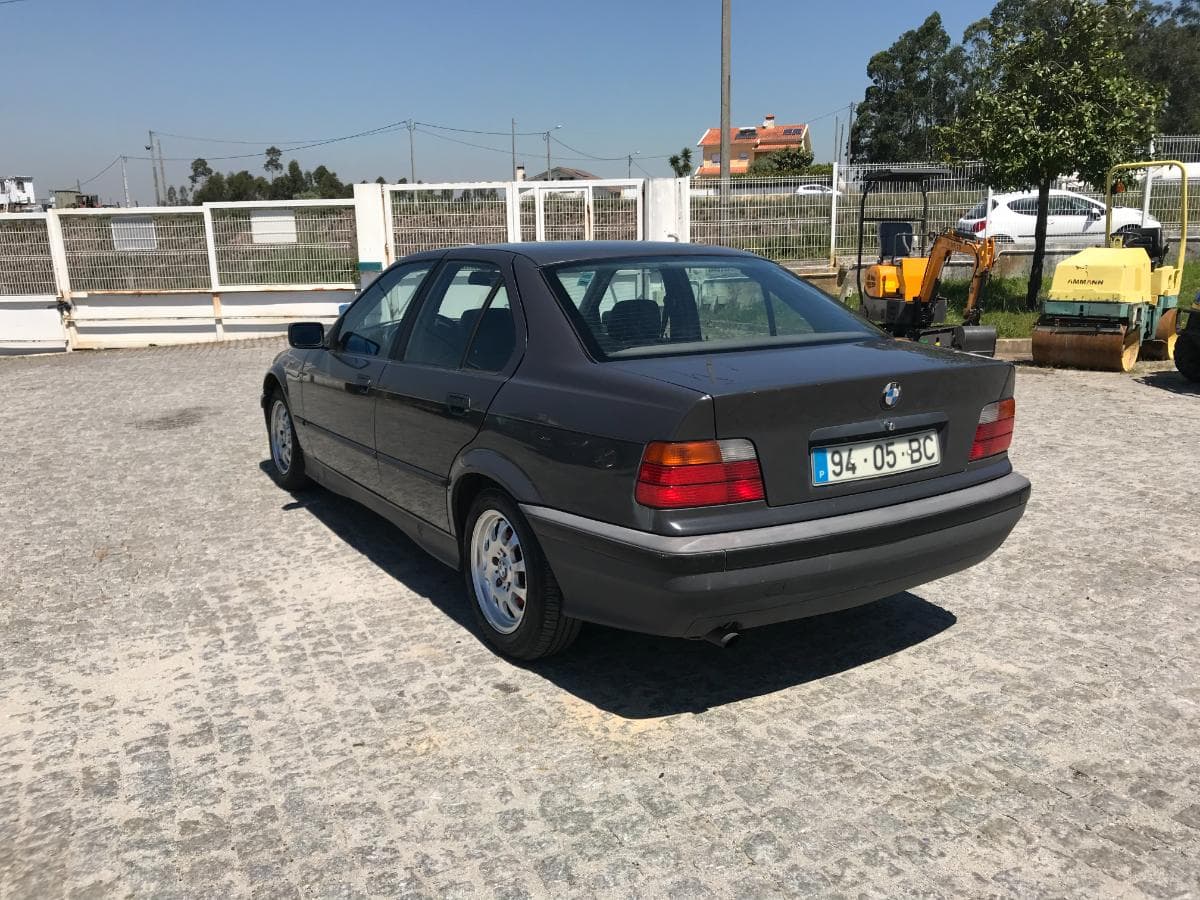 BMW 316 I · Ano 1992 — imagen 6