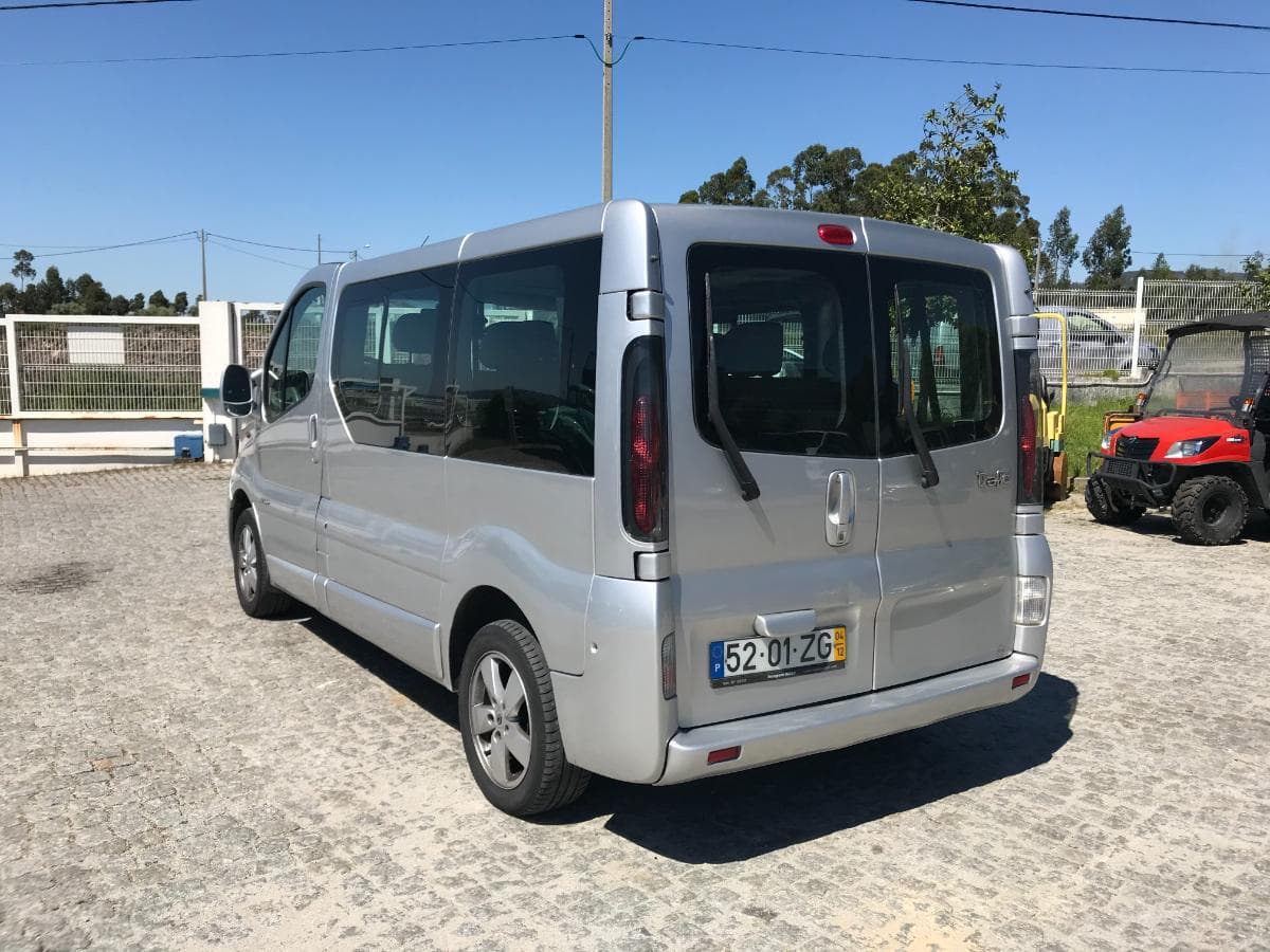 Renault Trafic 1.9 DCI · Ano 2004 — image 6