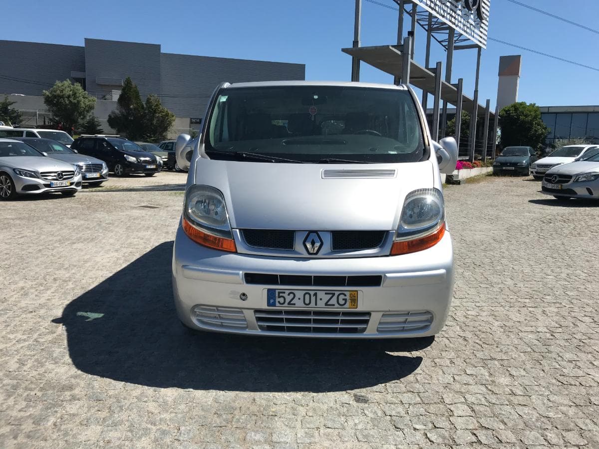 Renault Trafic 1.9 DCI · Ano 2004 — image 2