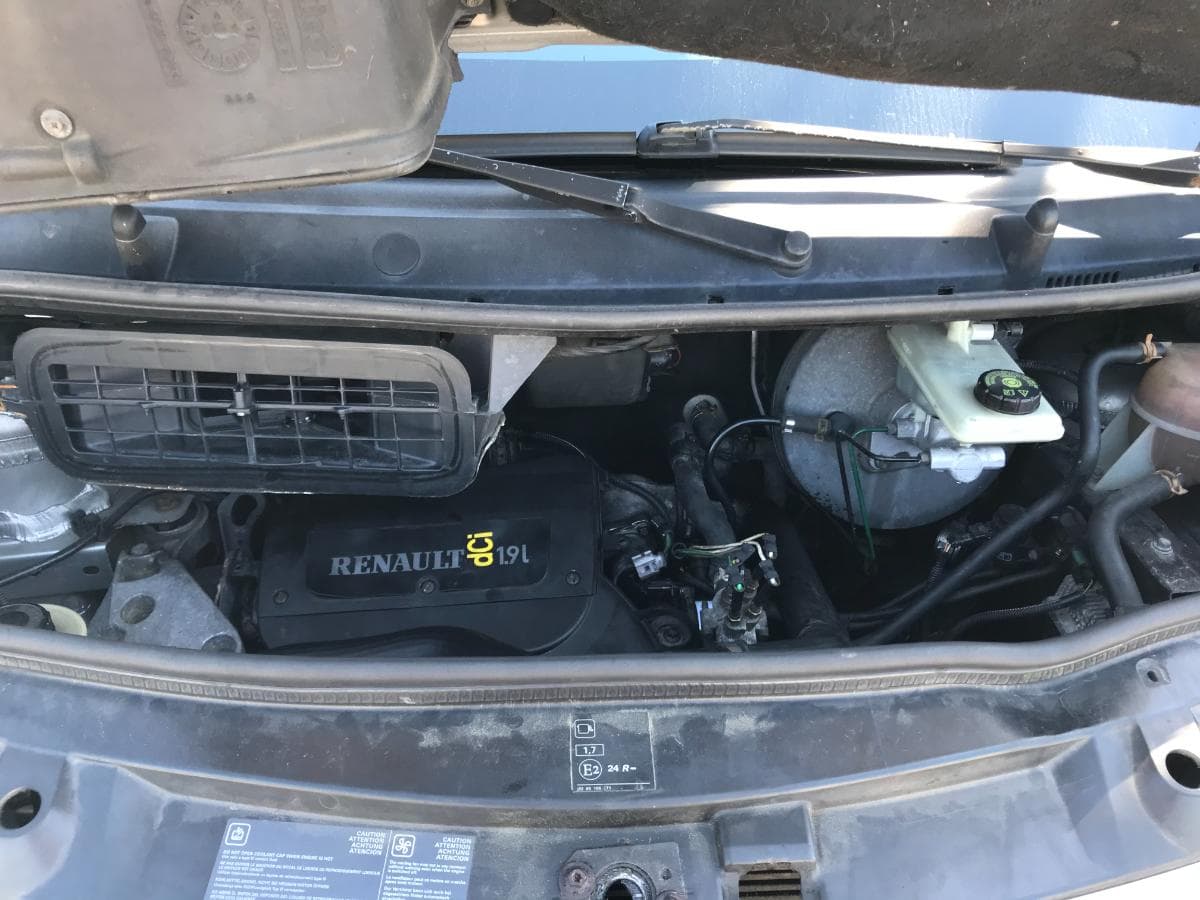 Renault Trafic 1.9 DCI · Ano 2004 — image 8