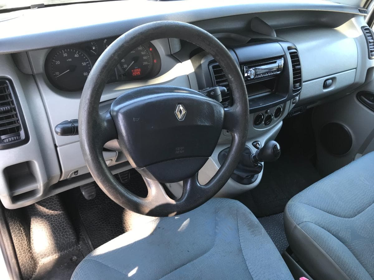 Renault Trafic 1.9 DCI · Ano 2004 — image 18