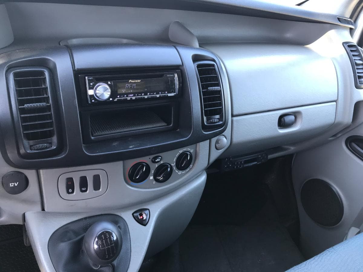 Renault Trafic 1.9 DCI · Ano 2004 — image 19