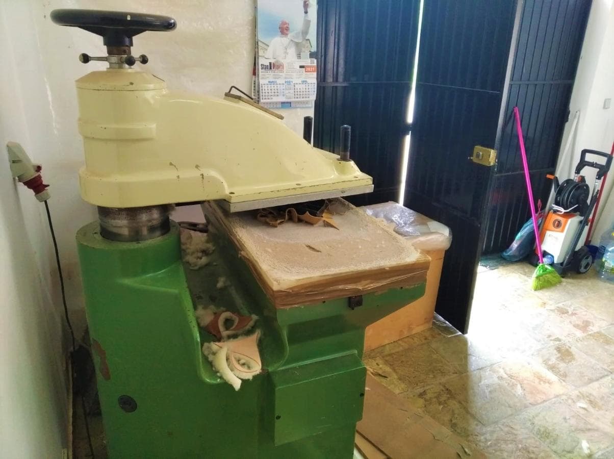 Máquina de corte de pele + Balancé + Prensa de corte — image 2