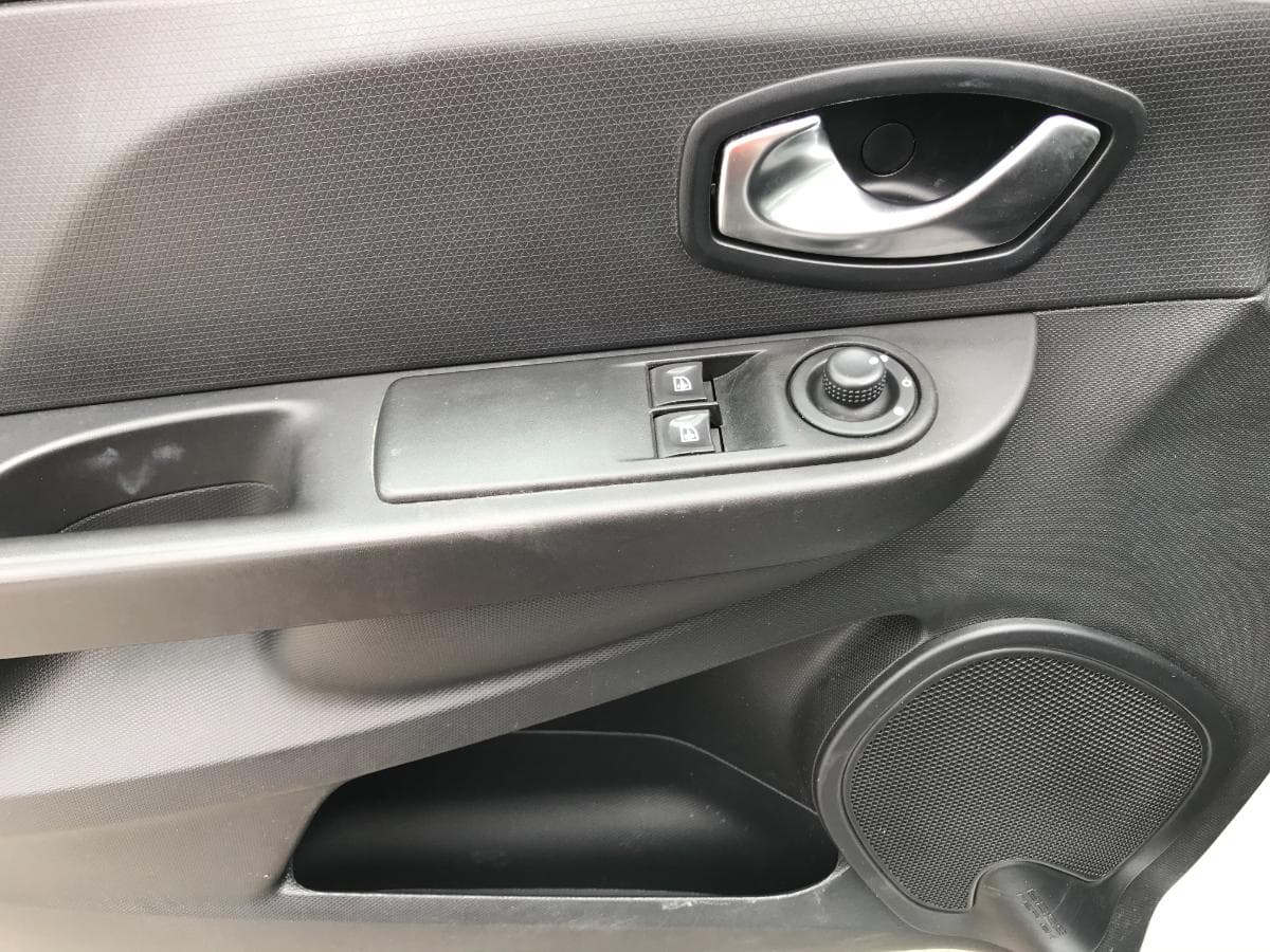 Renault Clio 1.5 DCI · Ano 2015 — imagen 16