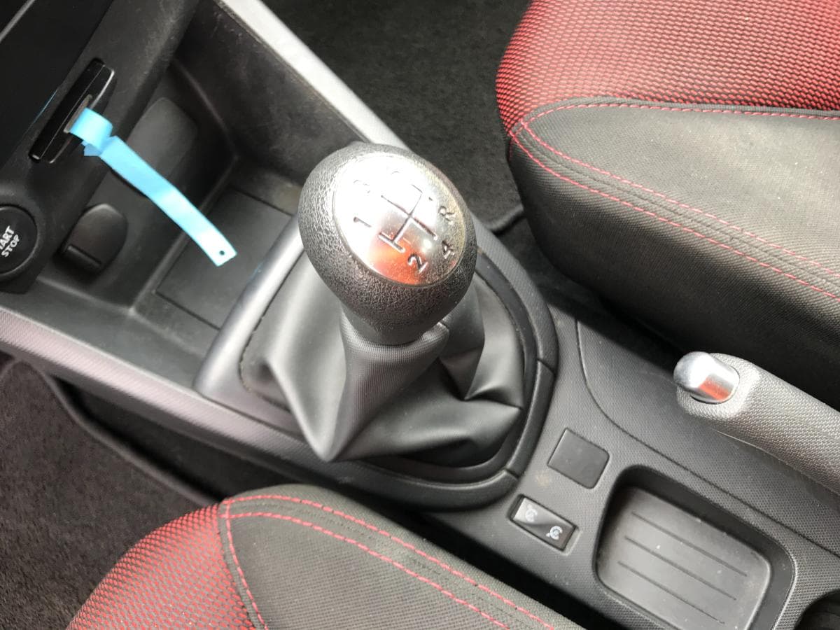 Renault Clio 1.5 DCI · Ano 2015 — imagen 20