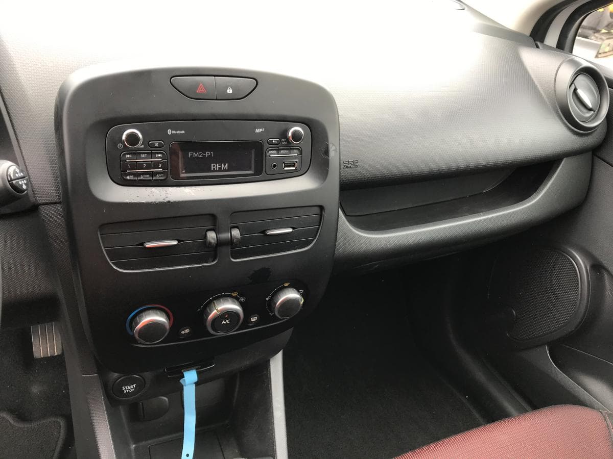 Renault Clio 1.5 DCI · Ano 2015 — imagen 21