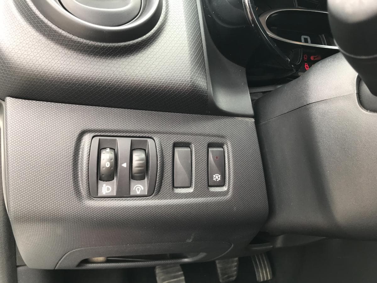 Renault Clio 1.5 DCI · Ano 2015 — imagen 22