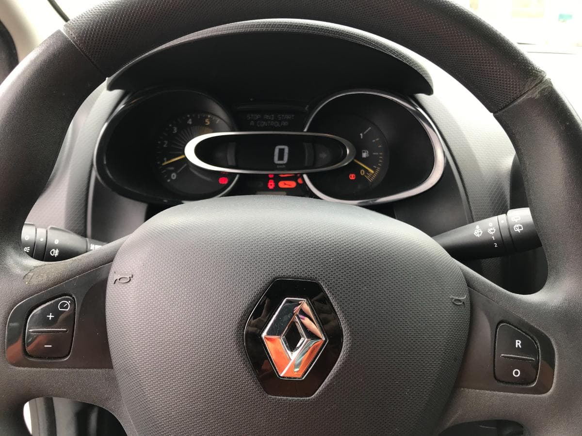Renault Clio 1.5 DCI · Ano 2015 — imagen 23