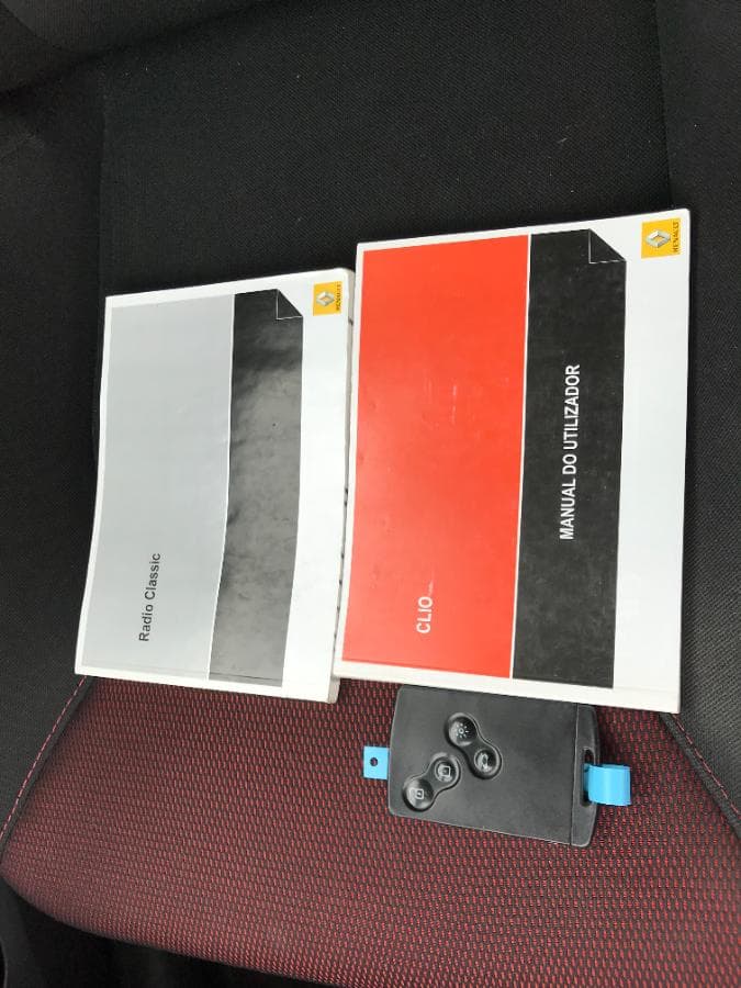 Renault Clio 1.5 DCI · Ano 2015 — imagen 24