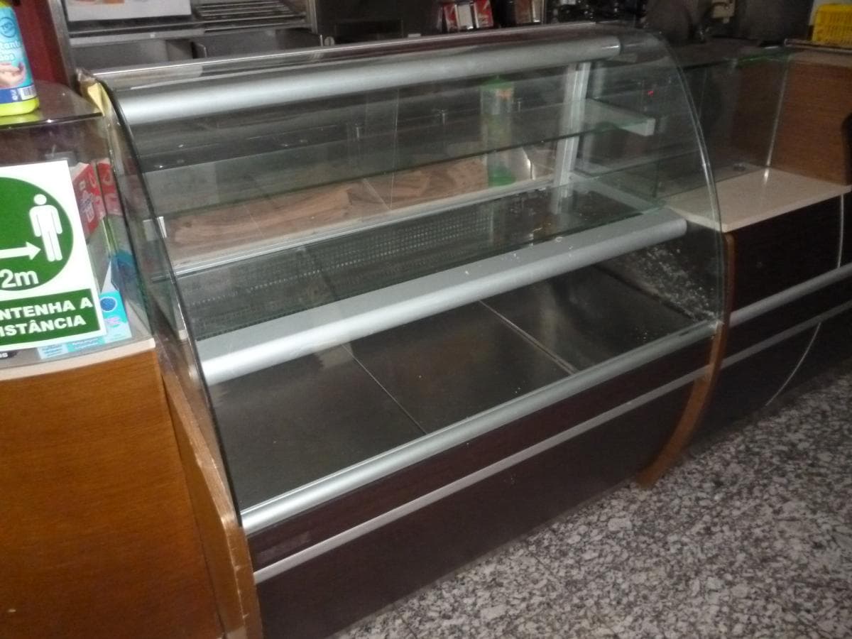 Estabelecimento Comercial De Exploração + Recheio · Matosinhos — imagem 6