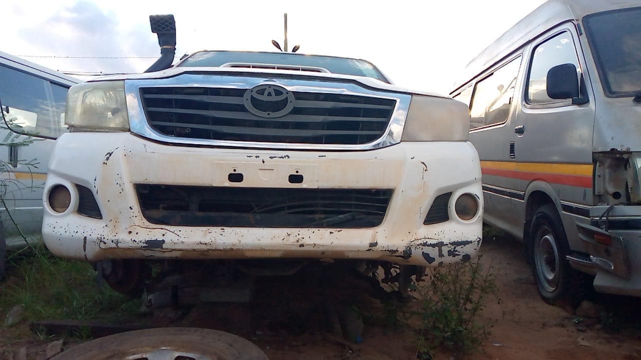 Toyota Hilux ·
