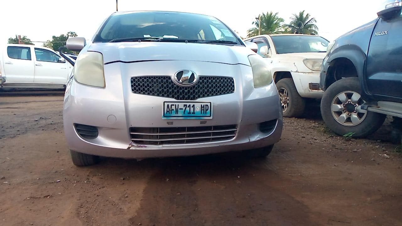 Toyota Vitz · — imagem 8