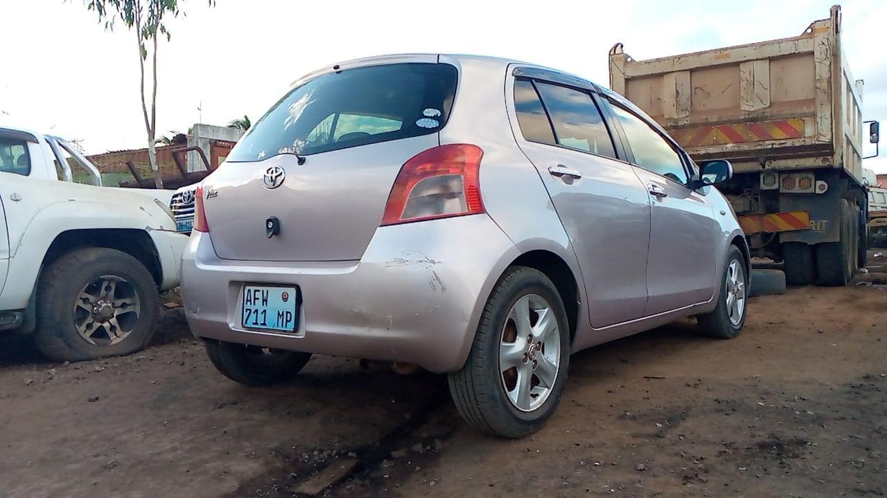 Toyota Vitz · — imagem 12