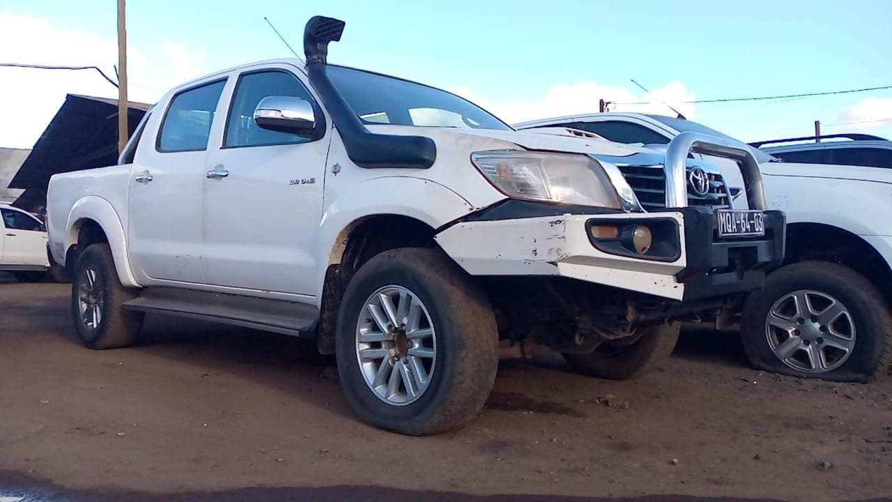 Toyota Hilux ·