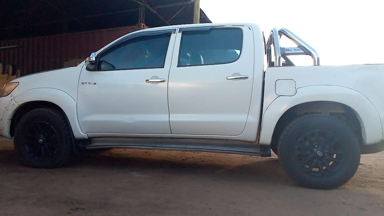 Toyota Hilux · — imagem 2