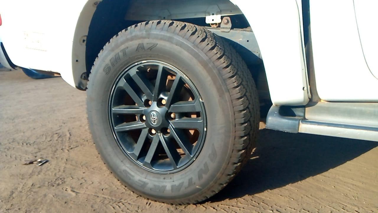 Toyota Hilux · — imagem 3