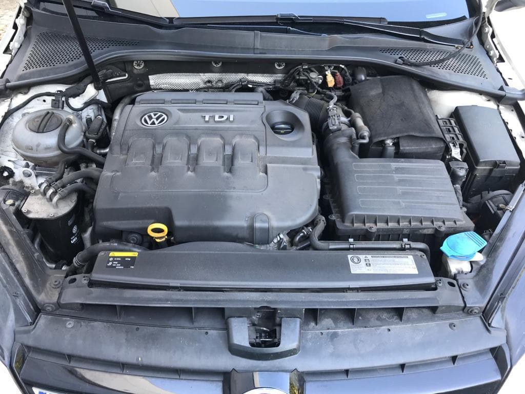 Volkswagen Golf 1.6 TDI · Ano 2014 — imagem 9