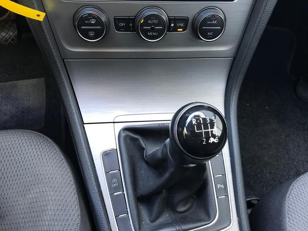 Volkswagen Golf 1.6 TDI · Ano 2014 — imagem 28