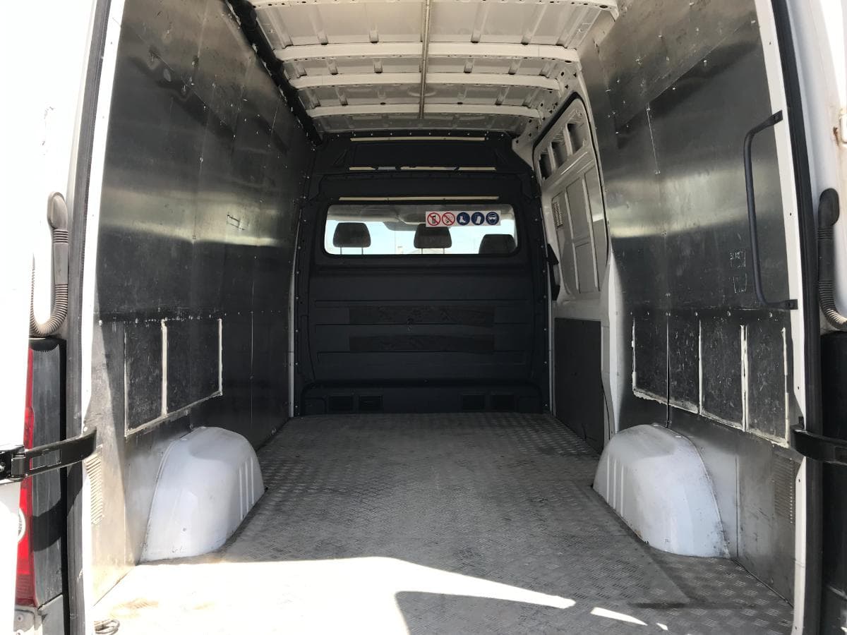 Volkswagen Crafter 2.0 TDI · Ano 2015 — imagem 8