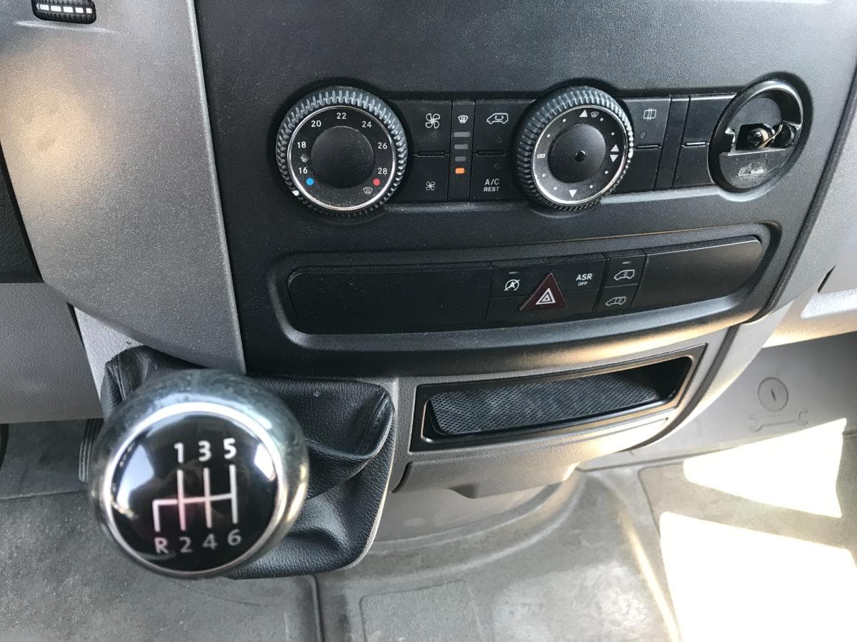 Volkswagen Crafter 2.0 TDI · Ano 2015 — imagem 19
