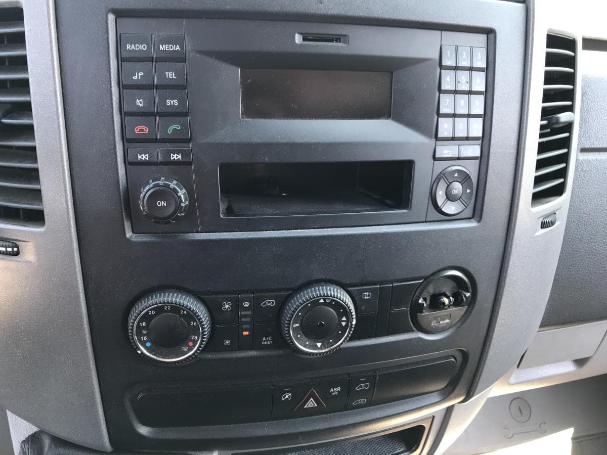 Volkswagen Crafter 2.0 TDI · Ano 2015 — imagem 21