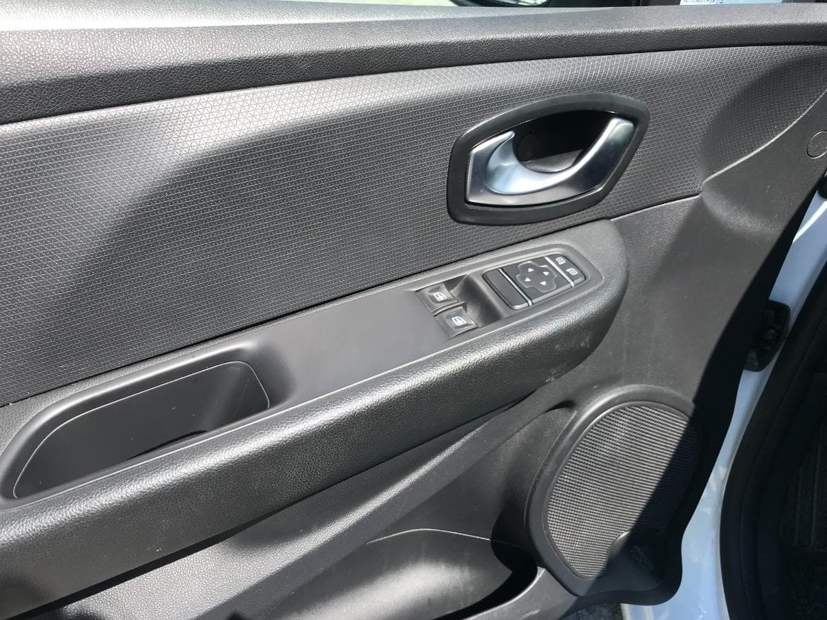 Renault Clio 1.5 DCI · 2 Lugares · Ano 2018 — imagem 14