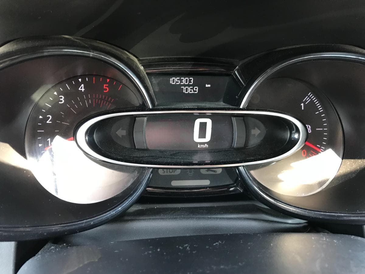 Renault Clio 1.5 DCI · 2 Lugares · Ano 2018 — imagem 22
