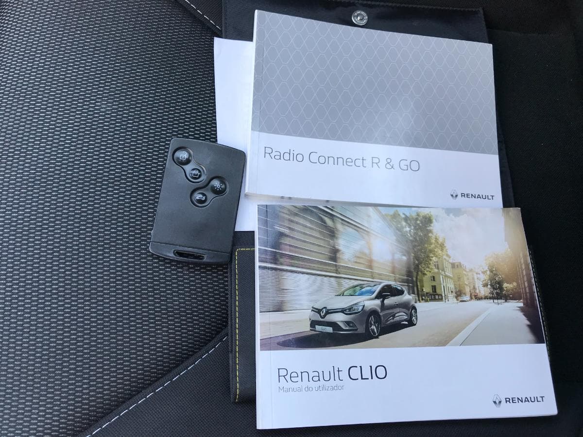 Renault Clio 1.5 DCI · 2 Lugares · Ano 2018 — imagem 25