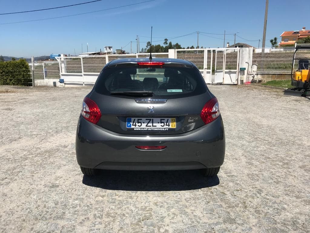 Peugeot 208 · Ano 2013 — imagem 5