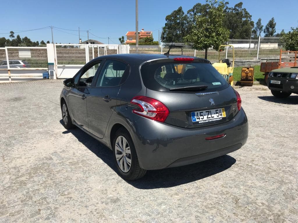 Peugeot 208 · Ano 2013 — imagem 6