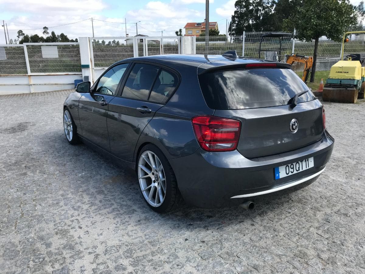 BMW 118D · Ano 2011 — imagem 6
