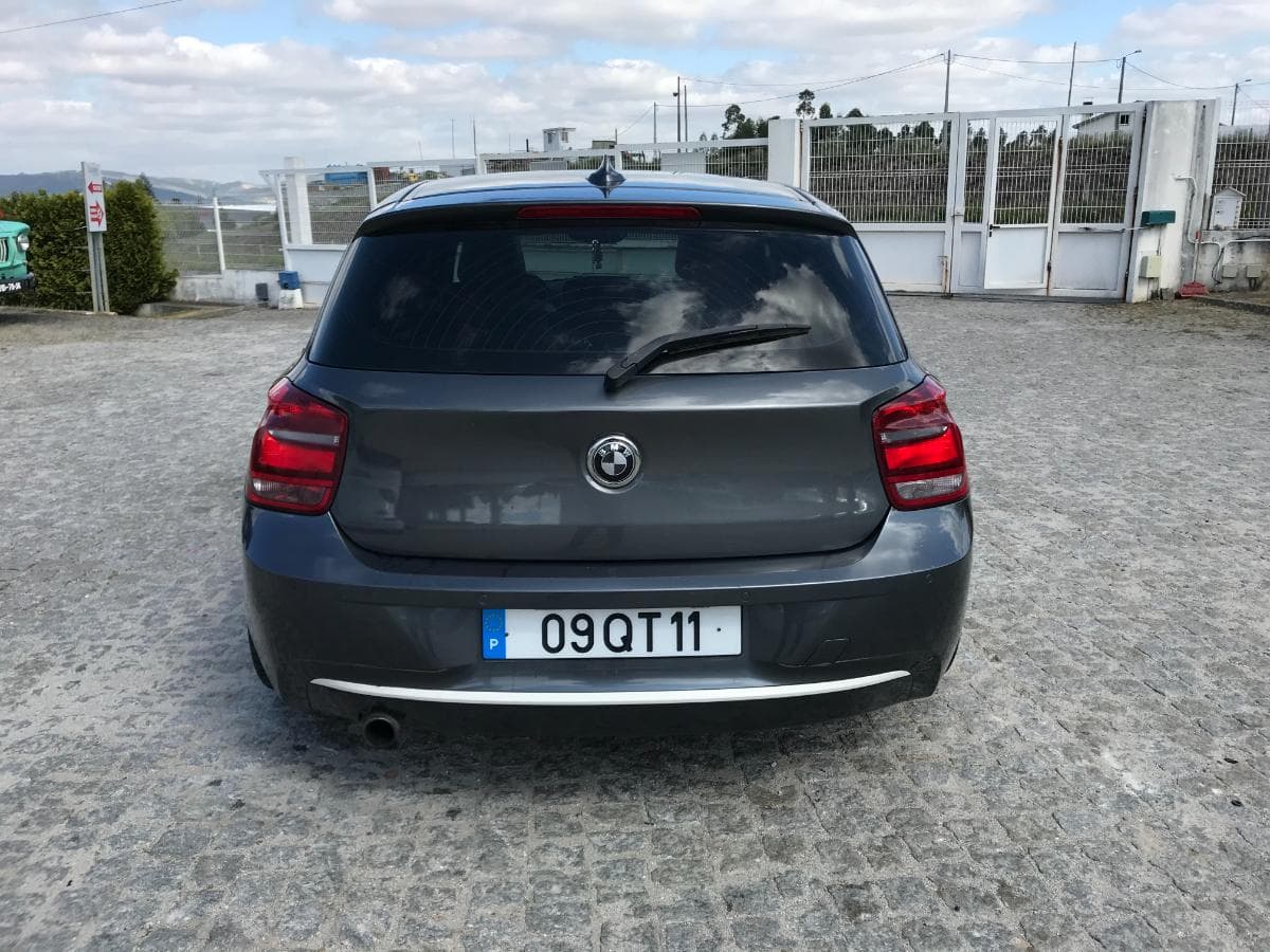BMW 118D · Ano 2011 — imagem 5
