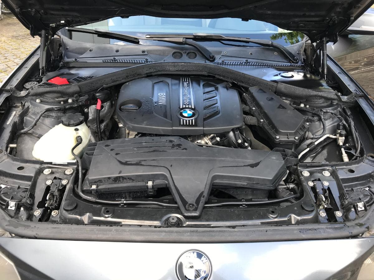 BMW 118D · Ano 2011 — imagem 12