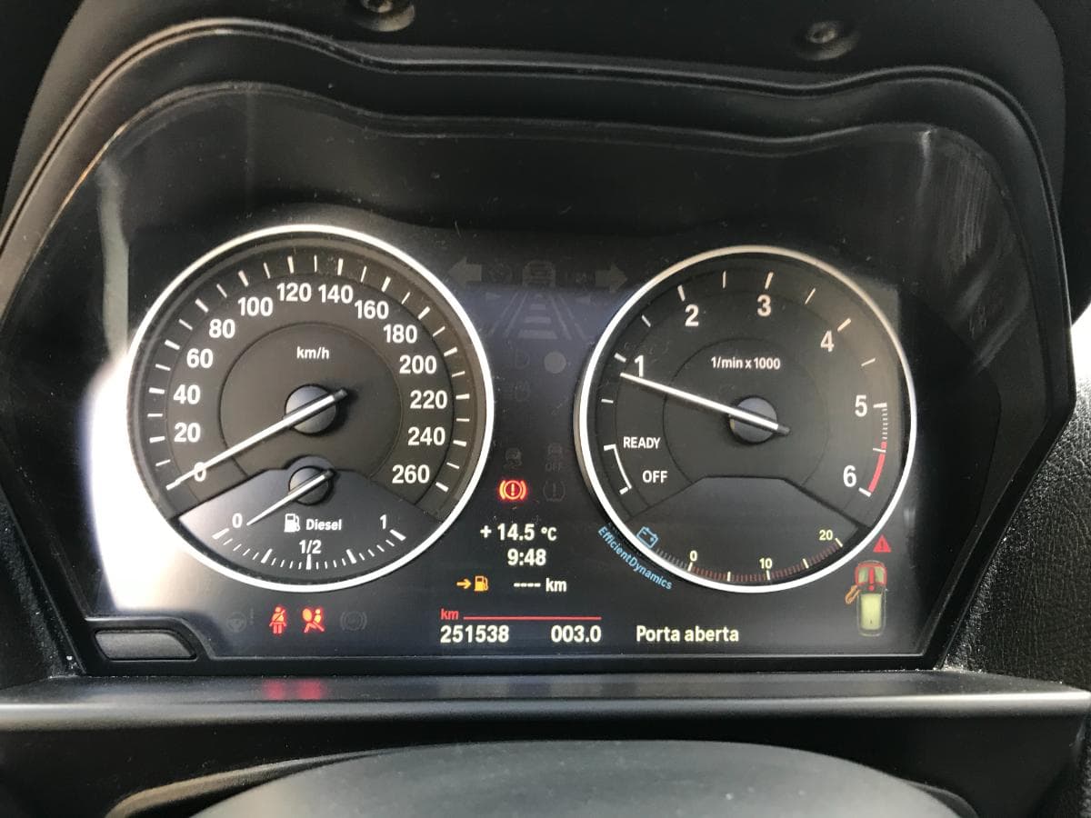 BMW 118D · Ano 2011 — imagem 17