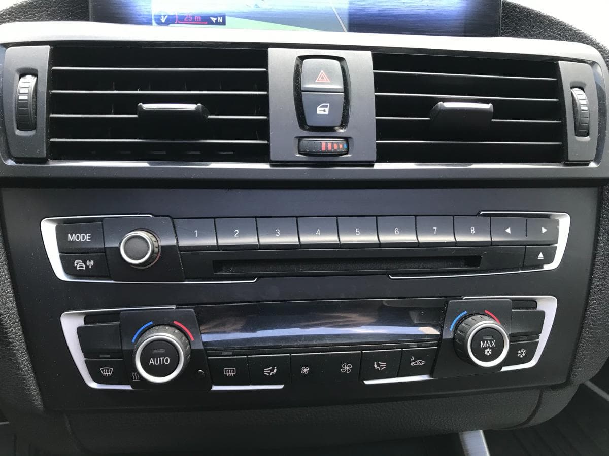 BMW 118D · Ano 2011 — imagem 19
