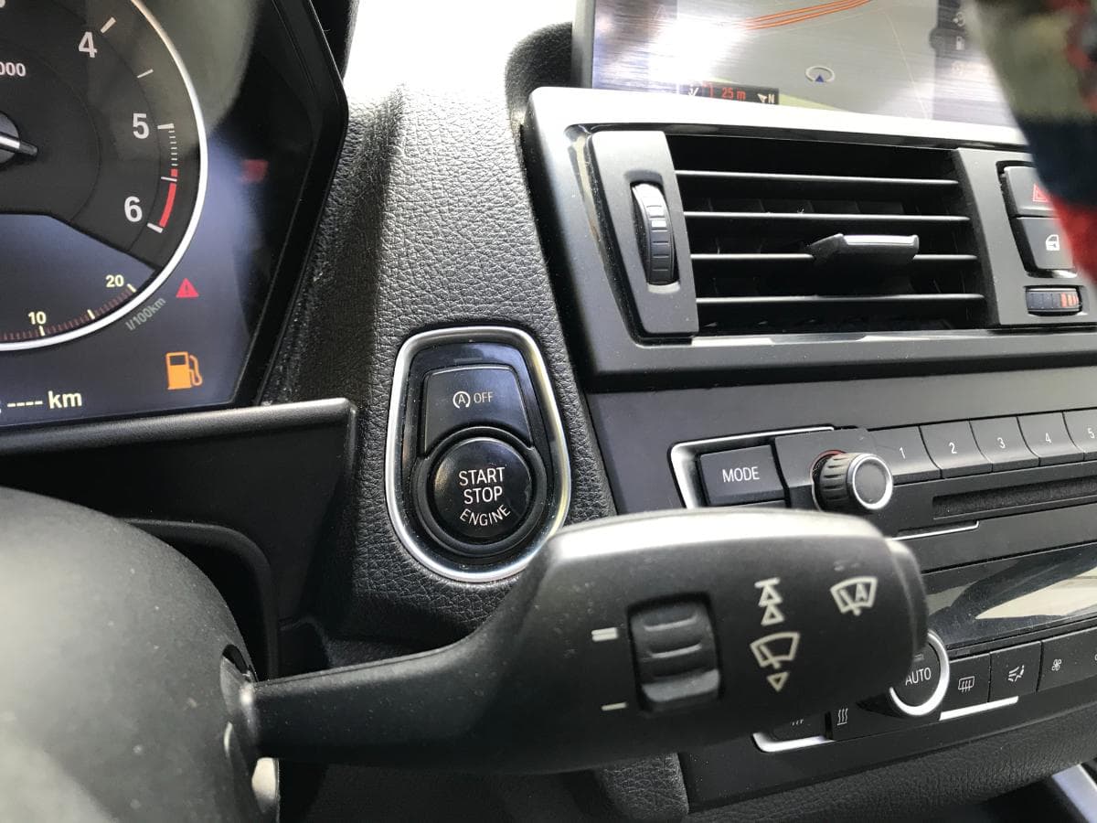 BMW 118D · Ano 2011 — imagem 20