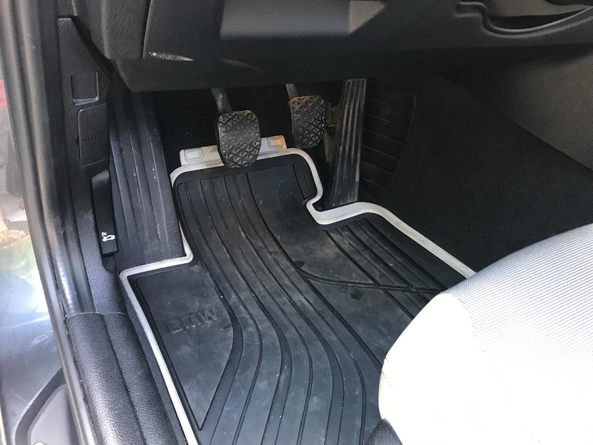 BMW 118D · Ano 2011 — imagem 21