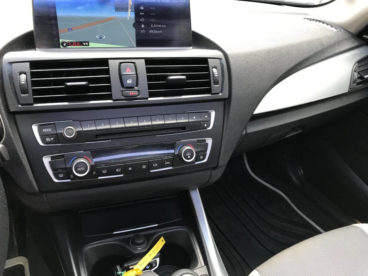 BMW 118D · Ano 2011 — imagem 25
