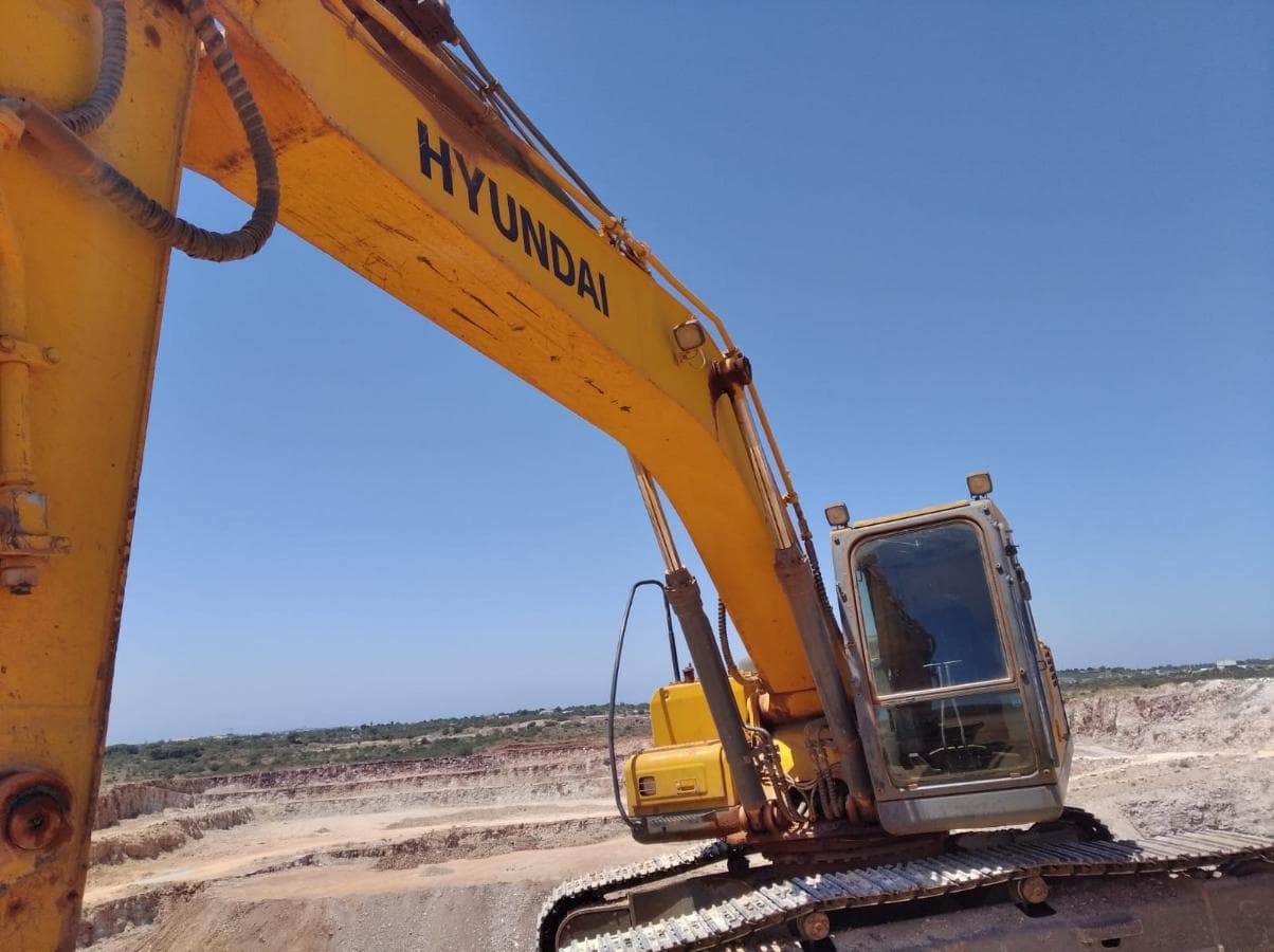 Giratória Hyundai 25 Ton. — imagem 11
