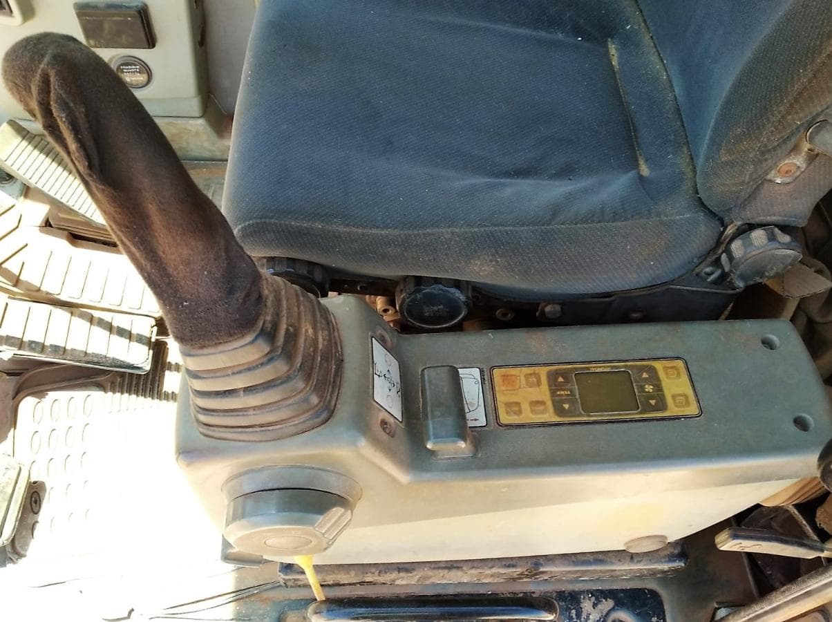 Giratória Hyundai 25 Ton. — imagem 17