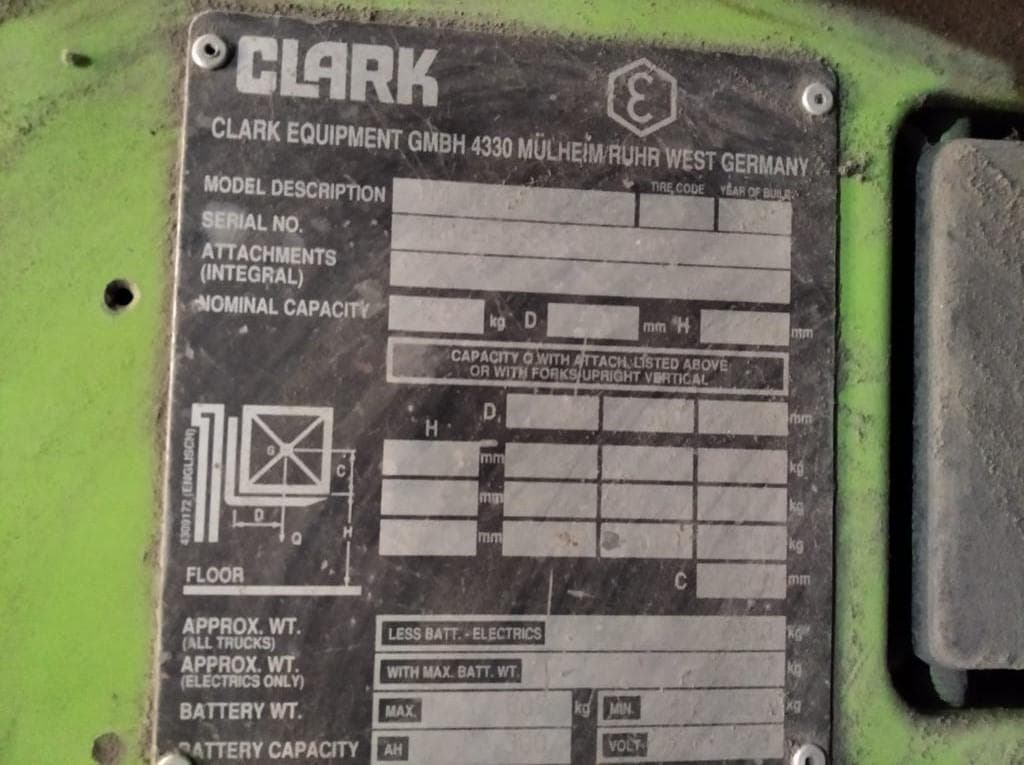 Empilhador Clark Elétrico — imagem 10