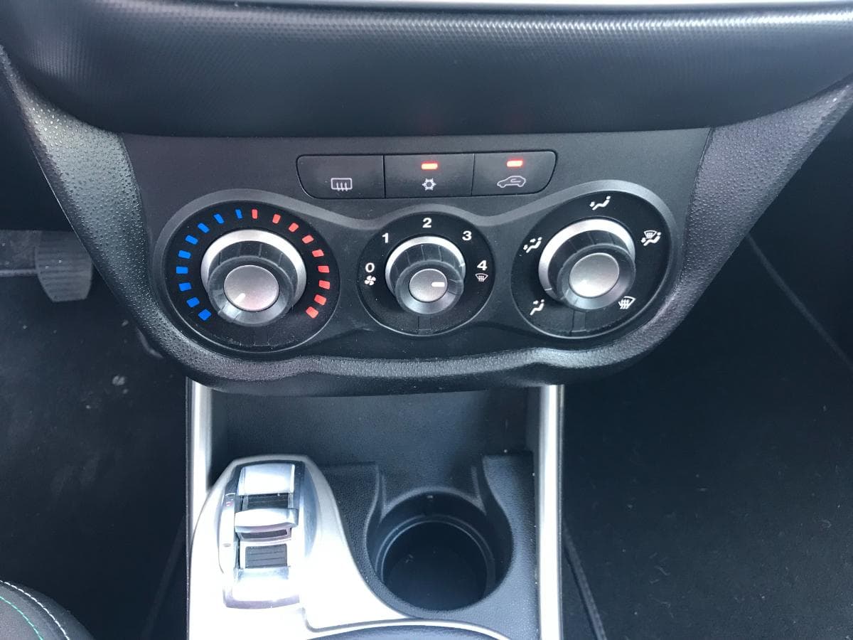 Alfa-Romeo Mito 1.3 Multijet · Ano 2014 — imagem 23