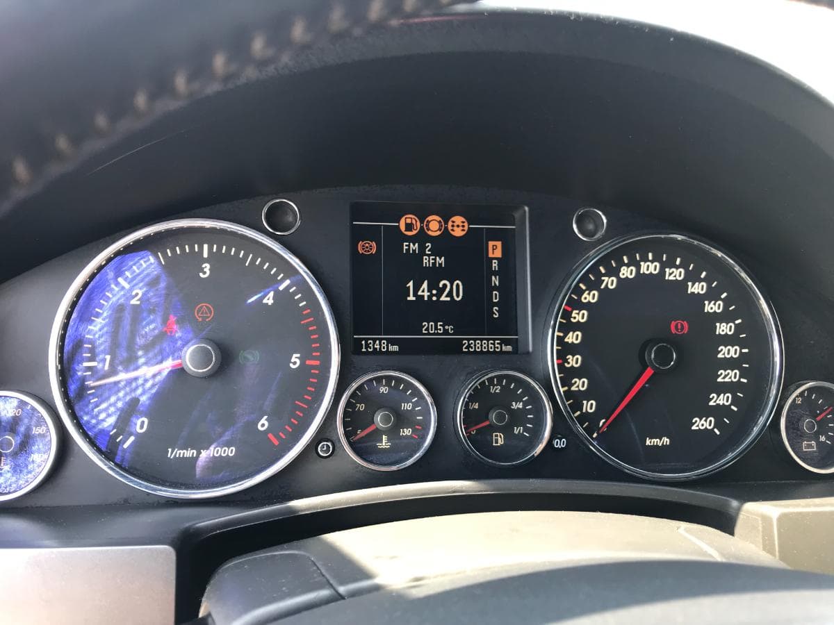 Volkswagen Touareg 2.5 TDI · Ano 2005 03-EO-26 — image 29