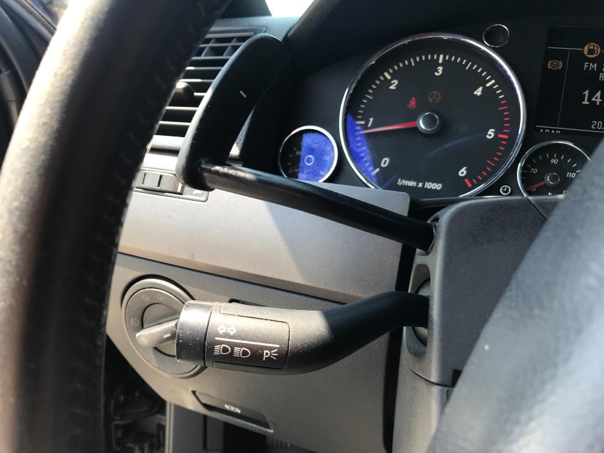 Volkswagen Touareg 2.5 TDI · Ano 2005 03-EO-26 — image 32