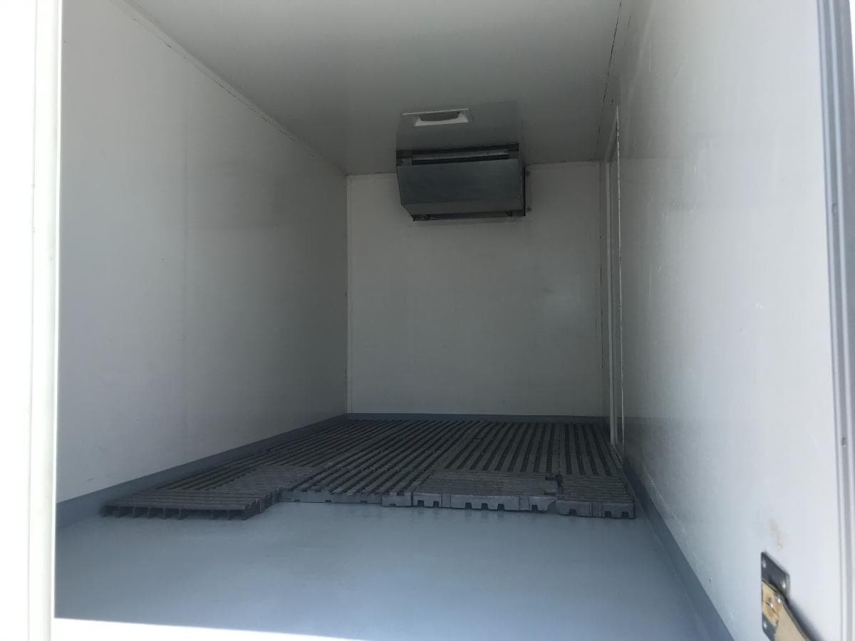 Isuzu NKR 3.1D Com Caixa de Frio · Ano 1997 — imagem 11
